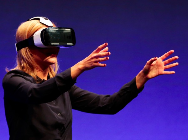 virtual-reality-cant-get-rid-of-its-dork-factor