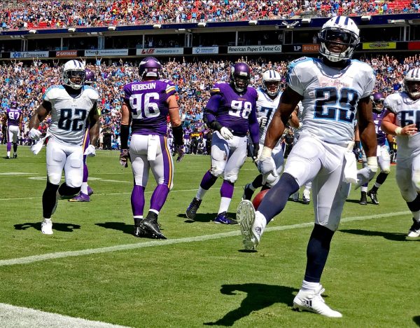 2016-0911-tennessee-titans-minnesota-vikings-game-iphone-7-plus-si537_tk1_02744