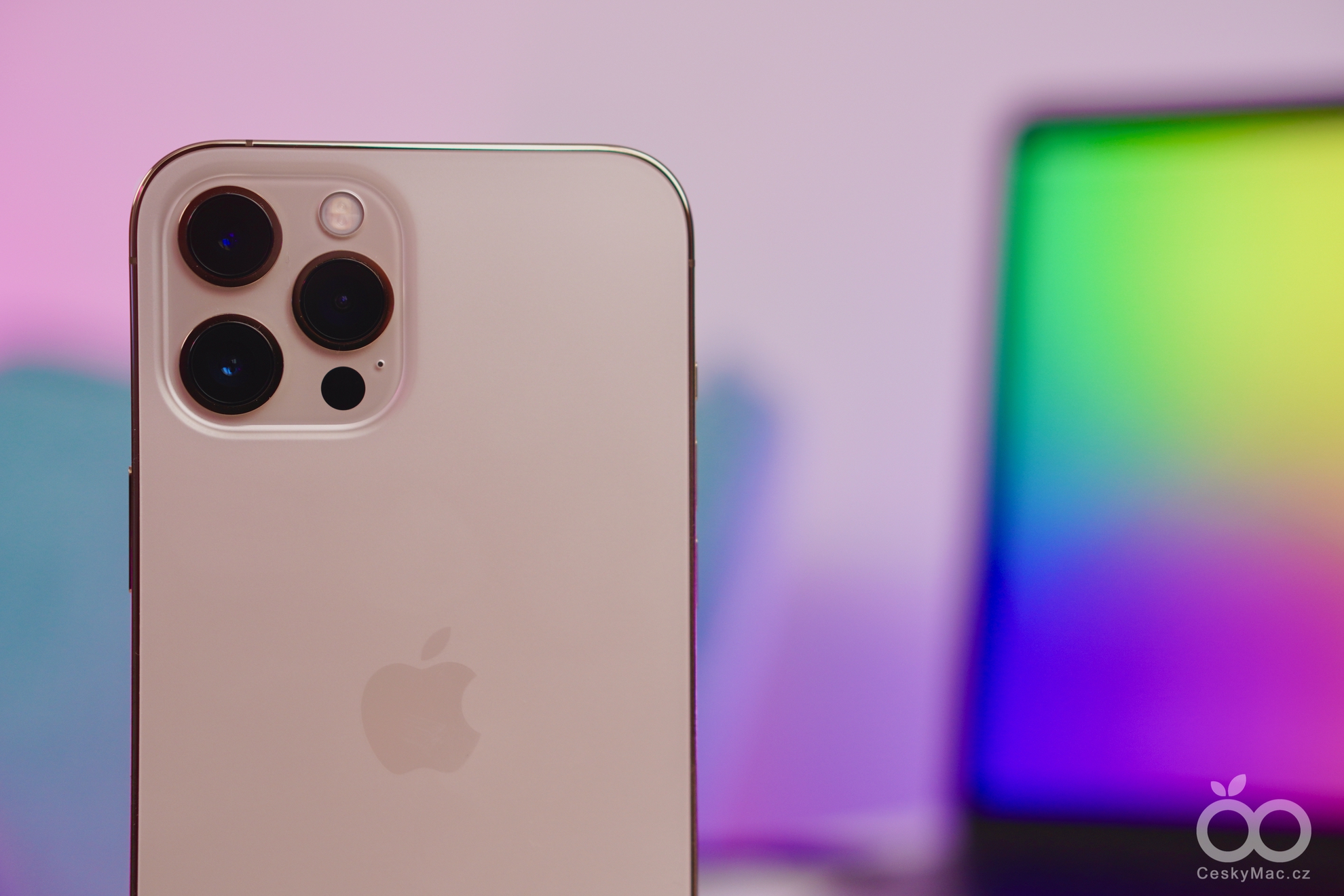 iPhone 12 Pro Max recenze