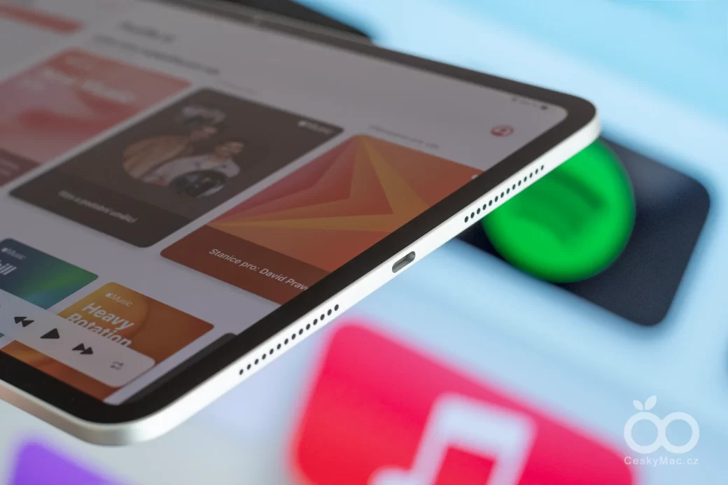 iPad Pro M4 (2024) pohled na USB-C