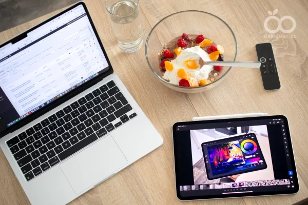 iPad Pro M4 (2024) vedle MacBooku