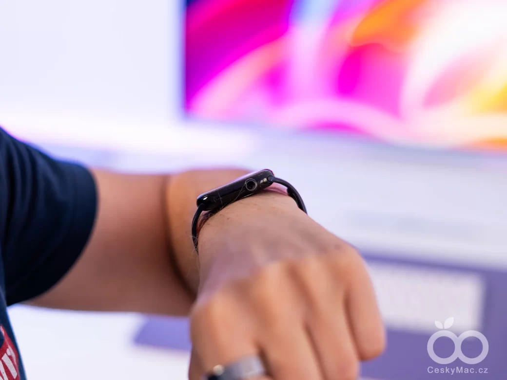 Apple Watch Series 10 boční pohled
