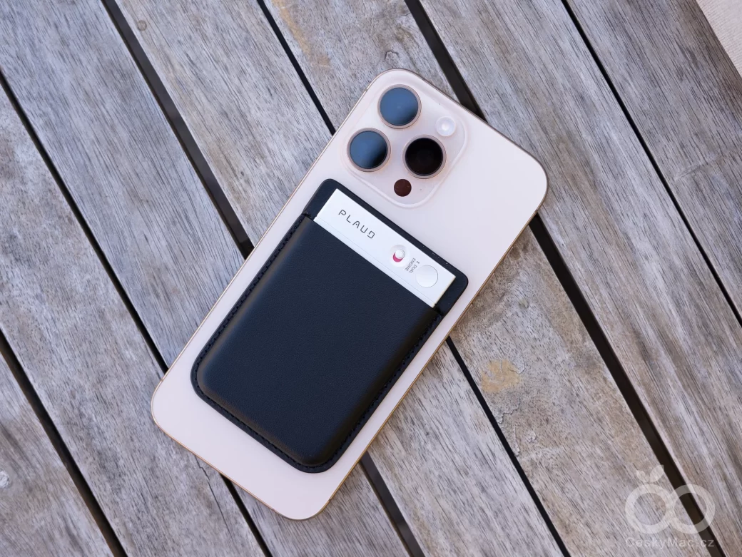 Plaud Note v MagSafe obalu na iPhonu 16 Pro Max